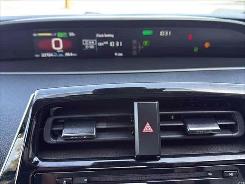 Used 2022 Toyota Prius Prime LE image 18