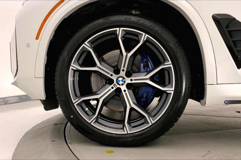 Certified 2024 BMW X5 xDrive40i w/ M Sport Package AWD/4WD image 8