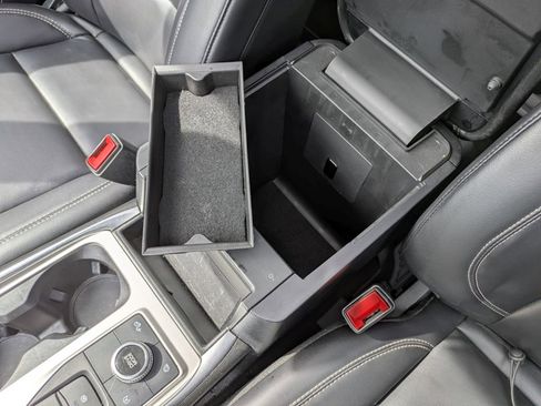 Used 2021 Ford Explorer XLT w/ Equipment Group 202A image 23