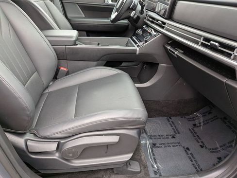 Used 2025 Hyundai Santa Fe SEL FWD image 31