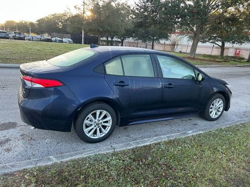 Certified 2025 Toyota Corolla LE image 5