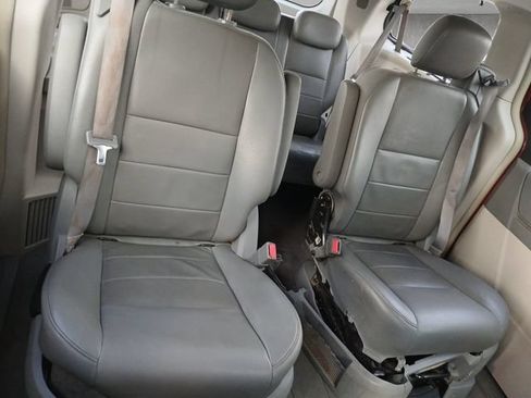Used 2008 Dodge Grand Caravan SXT w/ Entertainment Group 2 FWD image 22