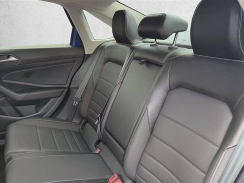 Used 2023 Volkswagen Jetta SE w/ Panoramic Sunroof Package FWD image 19