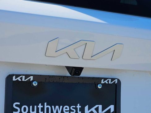 Used 2024 Kia Sorento S image 12