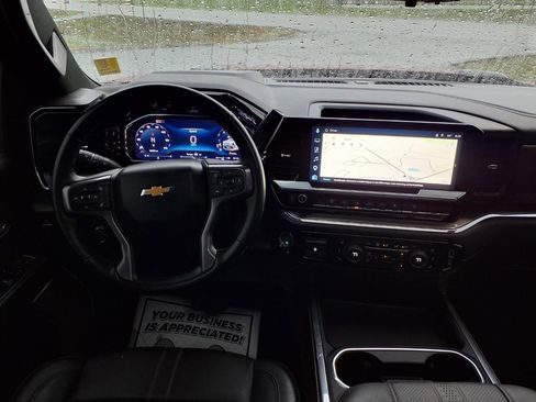 Used 2024 Chevrolet Silverado 2500 High Country w/ High Country Premium Package AWD/4WD image 11