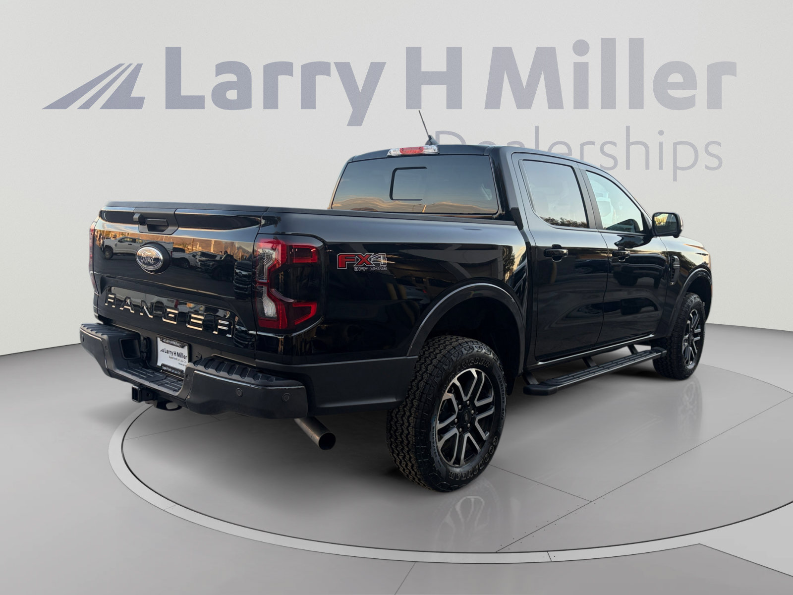 Used 2024 Ford Ranger Lariat w/ FX4 Off-Road Package AWD/4WD image 5