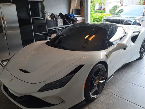 Used 2023 Ferrari F8 Tributo RWD image 1