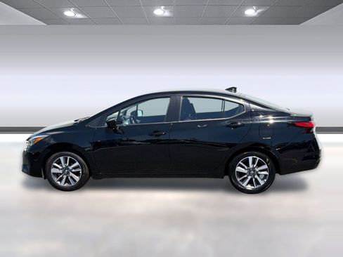 Used 2025 Nissan Versa SV FWD image 2