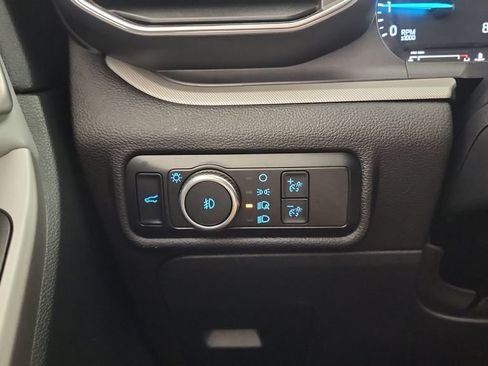 Used 2024 Ford Explorer XLT w/ Equipment Group 202A AWD/4WD image 24