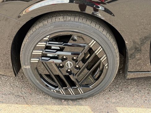 New 2026 Nissan Sentra SR FWD image 10