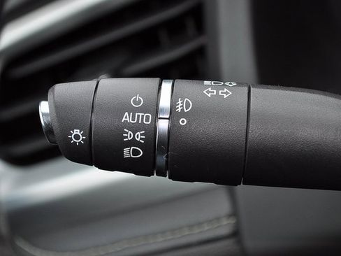 Used 2018 GMC Acadia SLE w/ Driver Alert Package I image 30