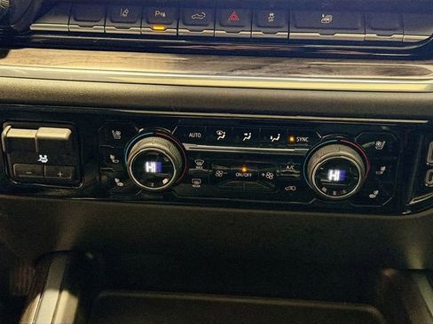 Used 2024 Chevrolet Silverado 2500 LTZ w/ LTZ Plus Package AWD/4WD image 16