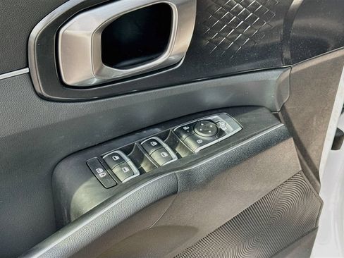 Certified 2025 Kia Sorento S AWD/4WD image 21