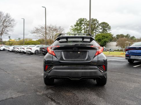 Used 2021 Toyota C-HR Nightshade image 7