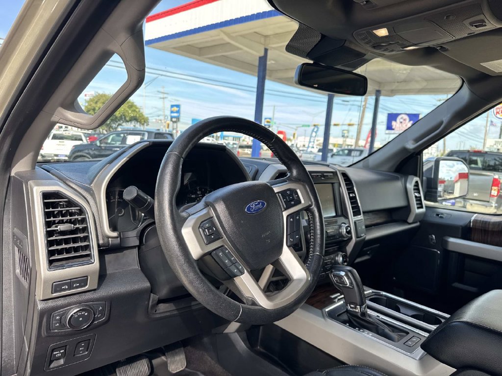 Used 2018 Ford F150 Lariat w/ Equipment Group 502A Luxury AWD/4WD image 11