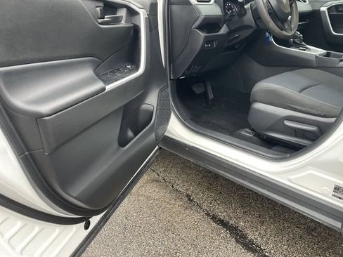 Certified 2022 Toyota RAV4 LE image 14