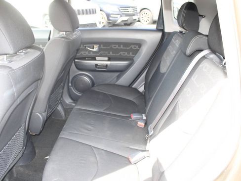 Used 2012 Kia Soul + FWD image 18