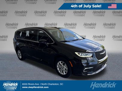 Used 2023 Chrysler Pacifica Touring-L