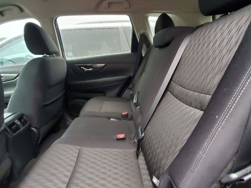 Used 2018 Nissan Rogue SV FWD image 5