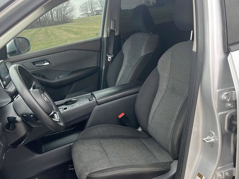 Used 2022 Nissan Rogue SV image 23