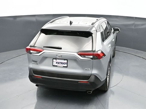 Used 2020 Toyota RAV4 XLE Premium FWD image 36