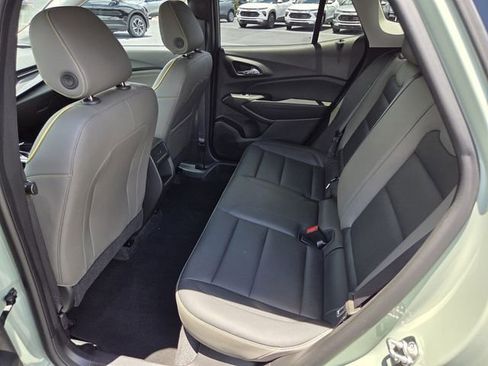 Used 2024 Chevrolet Trax ACTIV w/ Sunroof Package FWD image 11