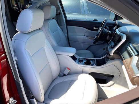 Certified 2023 GMC Acadia SLT w/ Technology Package image 8