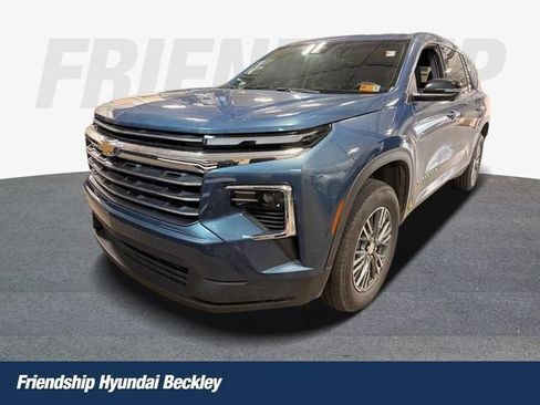 Used 2024 Chevrolet Traverse LT w/ LPO, Floor Liner Package FWD image 1