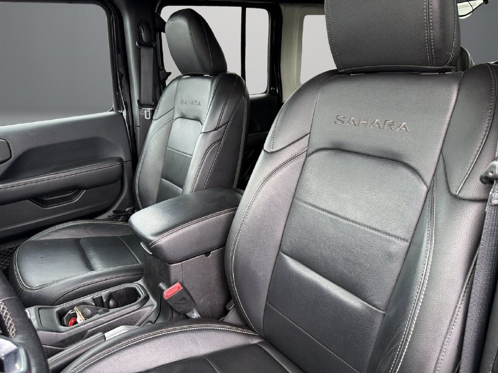 Used 2018 Jeep Wrangler Unlimited Sahara AWD/4WD image 11