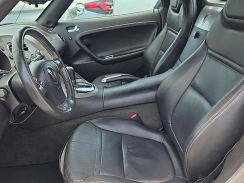 Used 2007 Pontiac Solstice Convertible w/ Premium Package RWD image 9