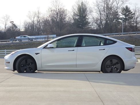 Used 2021 Tesla Model 3 Standard Range Plus image 22