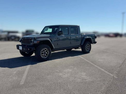 New 2025 Jeep Gladiator Rubicon image 4