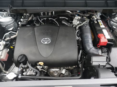 Used 2021 Toyota Highlander XSE FWD image 35