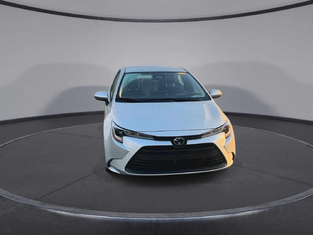 Used 2025 Toyota Corolla LE FWD image 3