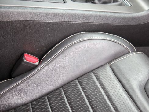 Used 2011 Ford Mustang GT Premium w/ Electronics Pkg RWD image 77