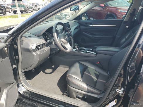 Certified 2024 Nissan Altima 2.5 SR image 11