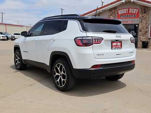 Used 2025 Jeep Compass Limited AWD/4WD image 2