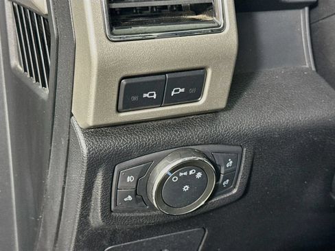 Used 2017 Ford F150 Lariat RWD image 10