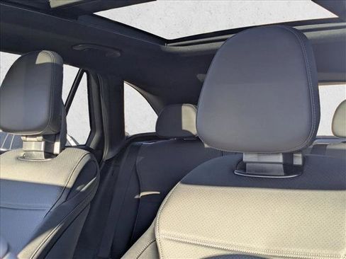 New 2025 Mercedes-Benz GLC 300 image 16