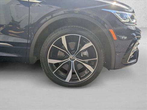 Used 2024 Volkswagen Tiguan SEL R-Line image 27