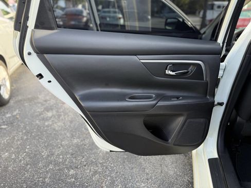 Used 2016 Nissan Altima 2.5 SV FWD image 15