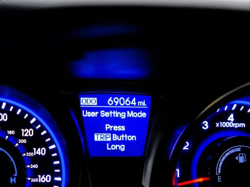 Used 2016 Hyundai Genesis Coupe 3.8 image 24