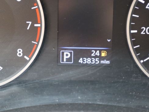 Used 2024 Nissan Sentra S FWD image 9