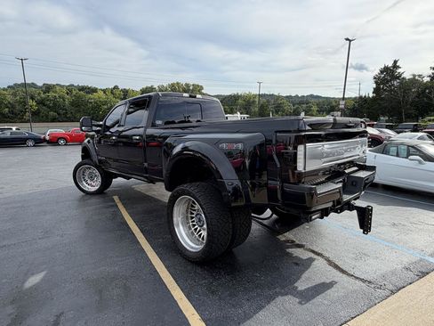 Used 2019 Ford F450 Platinum w/ Platinum Ultimate Package AWD/4WD image 3
