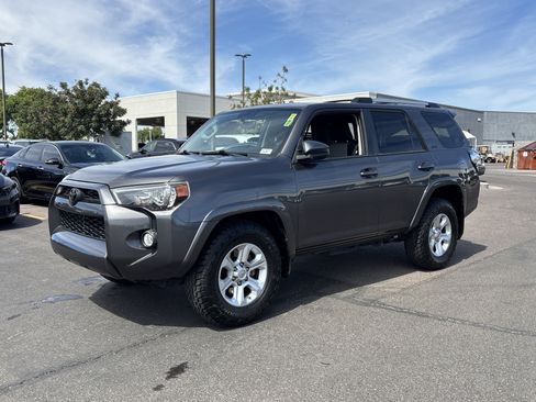 Used 2019 Toyota 4Runner SR5 RWD image 2