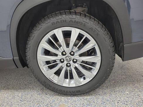 Used 2024 Toyota Grand Highlander AWD image 5