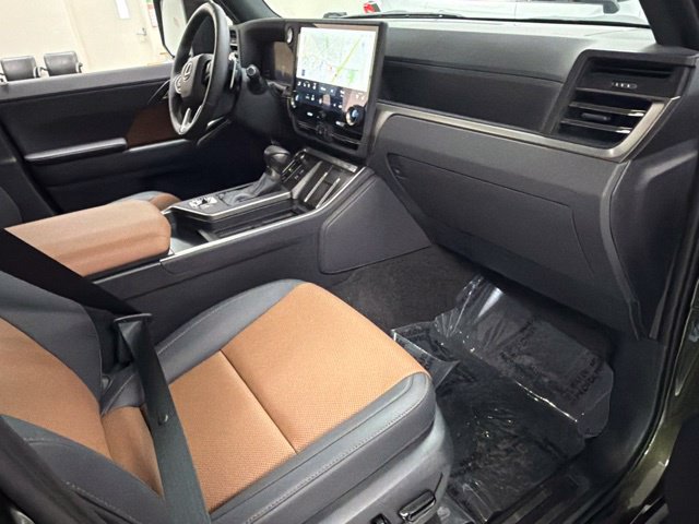 Used 2026 Lexus GX 550 w/ Accessory Package (31) AWD/4WD image 10