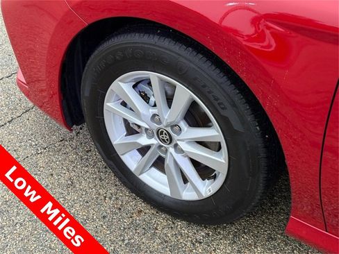 Used 2025 Toyota Camry LE image 10