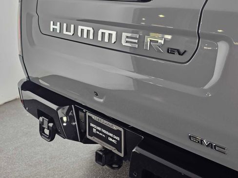 Used 2025 GMC Hummer EV 3X w/ Extreme Off-Road Package image 13