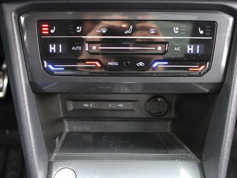 Certified 2023 Volkswagen Tiguan SEL R-Line image 19